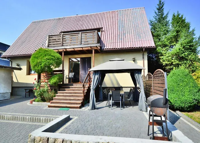 Homes, Prázdninový dům *